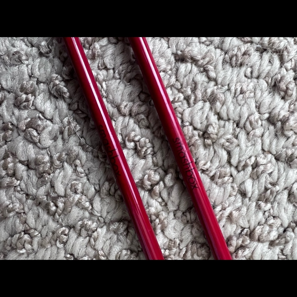 2 BNIB smashbox brushes #21 and #21 arced liner brush